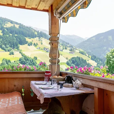 Ferienhaus Zuhaeusel *