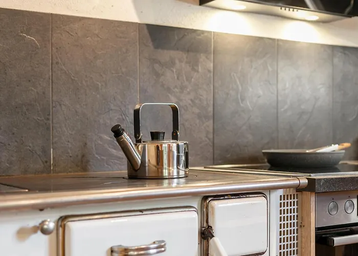 Zuhaeusel Nyaraló *